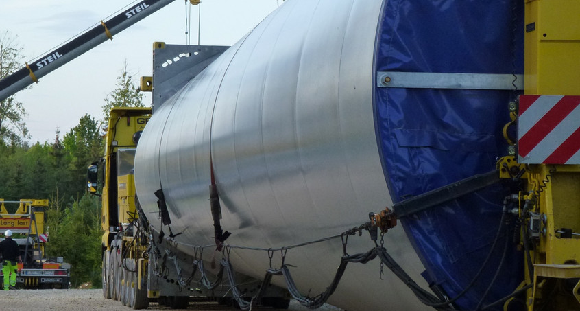 55 Schwertransporte für Windkraftanlagen rollen nachts durch Thüringen