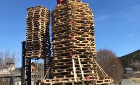 Große Kerze beim Hexenfest in Lichte