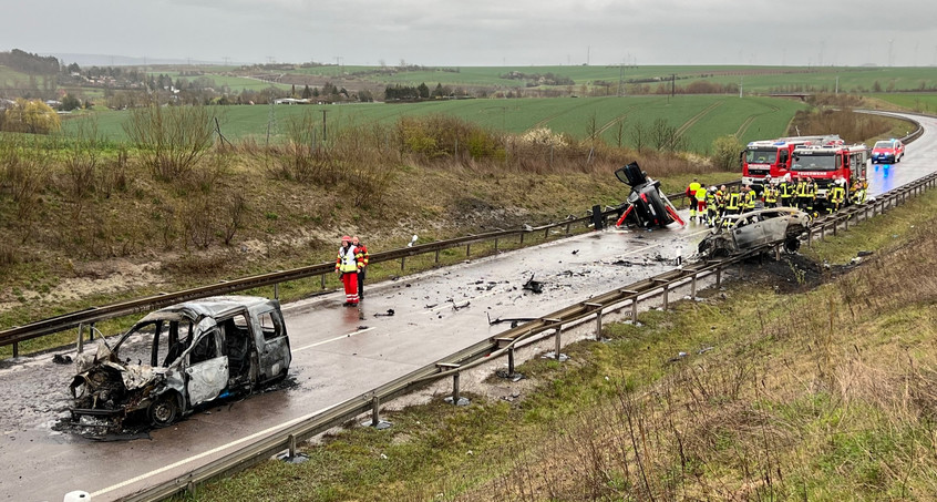 Ermittlungen Nach Horror-Unfall Mit Sieben Toten - Zeugen Gesucht ...