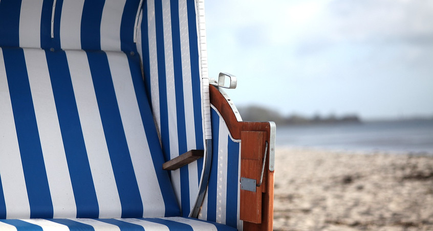 Fliegender Strandkorb beschädigt Auto