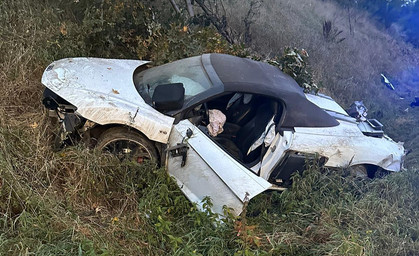 Mit Sportwagen mehrfach auf A9  überschlagen 