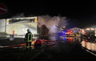 Brand in Mühlhausen: Lagerhalle steht in Flammen